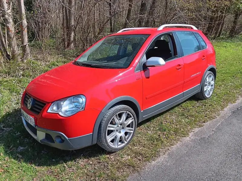 Rouge Utilisé 2007 VW Polo Berline | 5 000 € (Prix assez cher) - Image 1/4