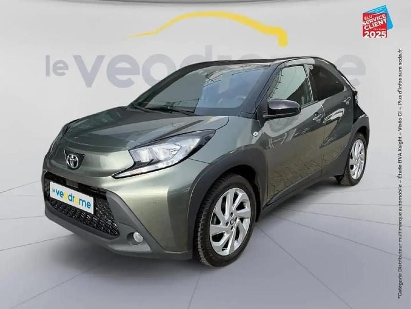 Biton vert cardamome métal/toit noir Occasion 2022 Toyota Aygo X Design SUV | 13 999 € (Bon prix) - Image 1/4