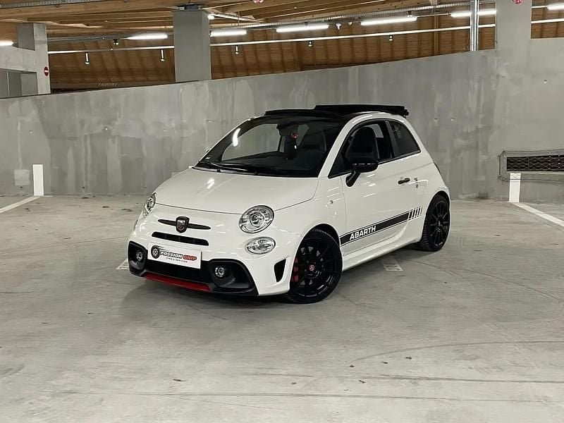 Utilisé 2018 Abarth 595C Competizione Cabriolet | 23 490 € (Prix juste) - Image 1/4