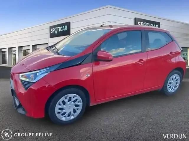 Rouge chilien Occasion 2022 Toyota Aygo X-play Citadine | 11 990 € (Bon prix) - Image 1/4