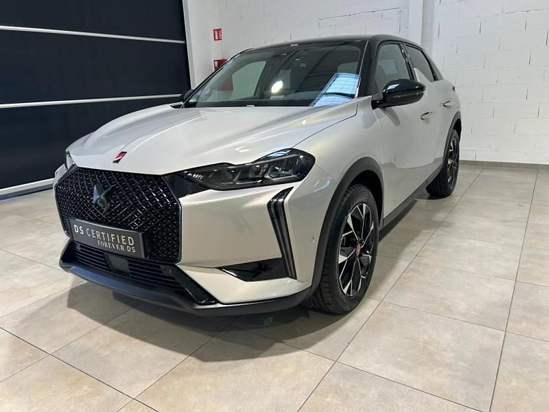 Utilisé 2023 DS Automobiles DS3 Crossback Performance Line Plus SUV | 23 889 € (Prix juste) - Image 1/4
