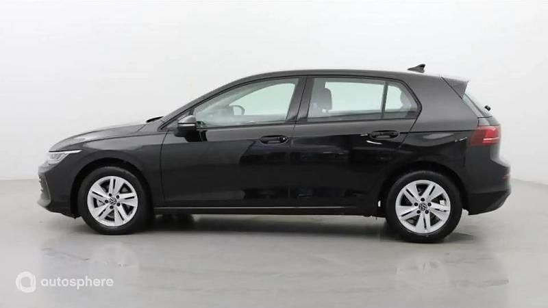 Noir Utilisé 2024 VW Golf VIII Life Berline | 23 799 € (Bon prix) - Image 1/4