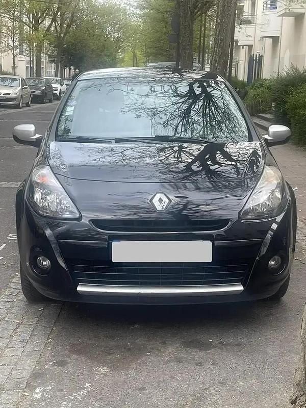 Utilisé 2014 Renault Clio III Zen Berline | 5 580 € (Bon prix) - Image 1/4