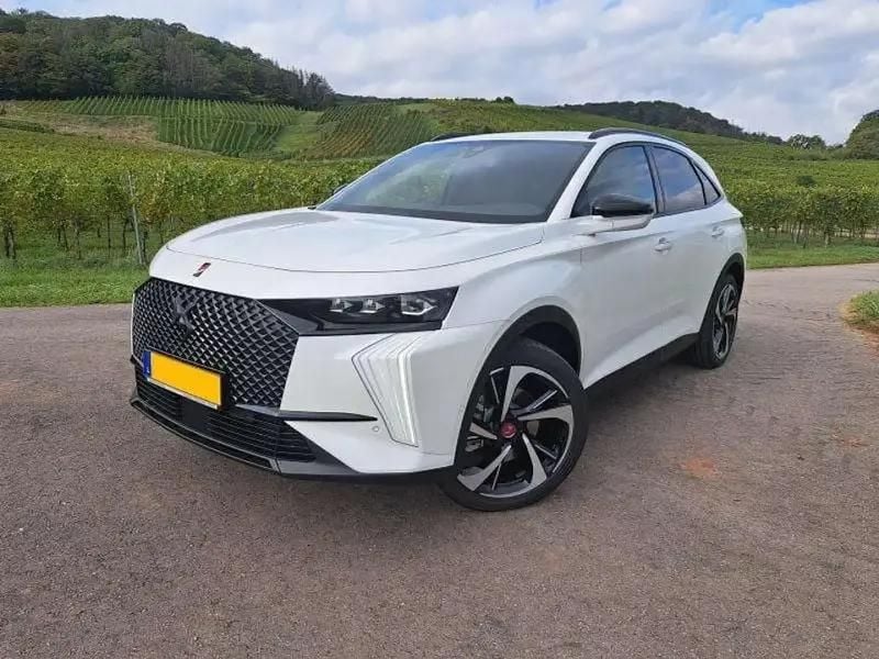 Blanc Utilisé 2023 DS Automobiles DS7 Crossback Performance Line Plus SUV | 51 179 € - Image 1/4
