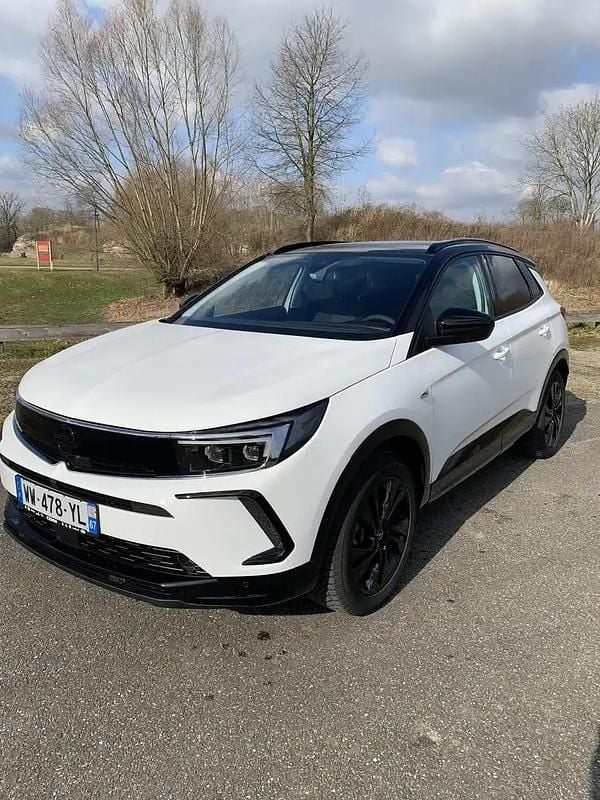 Blanc Utilisé 2024 Opel Grandland X SUV | 27 490 € (Prix juste) - Image 1/4
