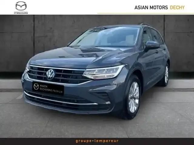Gris Utilisé 2023 VW Tiguan Life SUV | 29 490 € (Prix juste) - Image 1/4