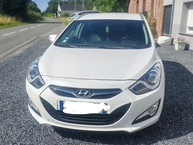 Blanc Utilisé 2014 Hyundai i40 Premium Break | 12 000 € - Image 1/4