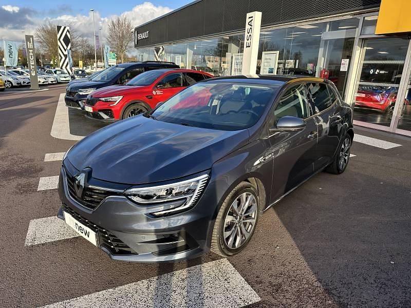Gris Utilisé 2022 Renault Mégane IV Techno Berline | 17 950 € (Prix juste) - Image 1/4