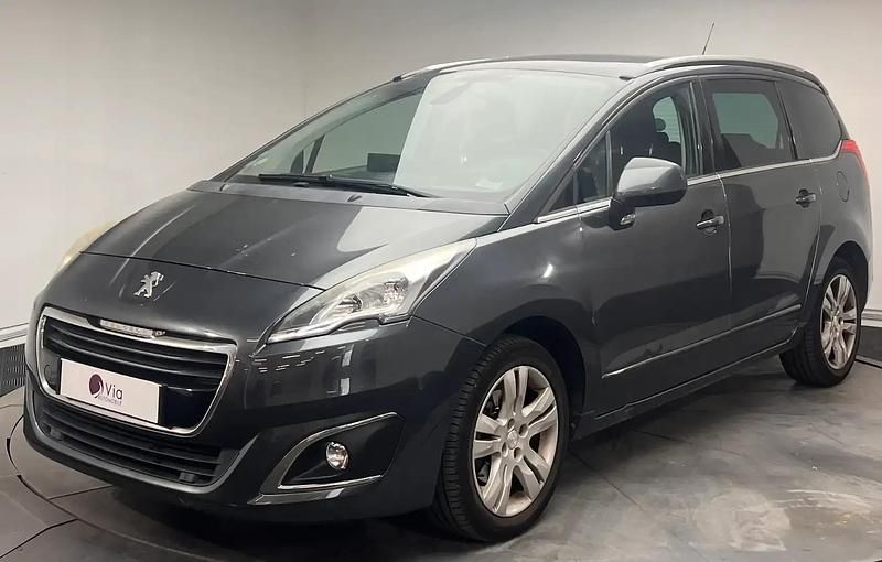 Gris Utilisé 2015 Peugeot 5008 Allure Monospace | 9 990 € (Prix juste) - Image 1/4