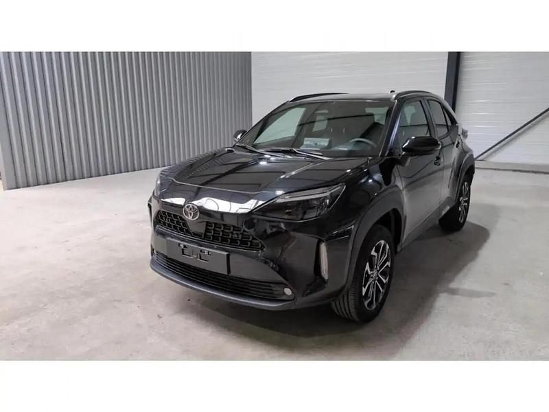 Noir Nouvelle 2025 Toyota Yaris Cross Design SUV | 28 990 € - Image 1/4