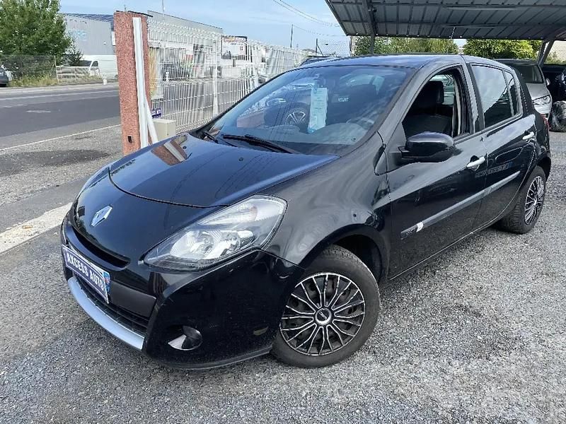Utilisé 2010 Renault Clio II Expression Berline | 4 490 € (Prix juste) - Image 1/4
