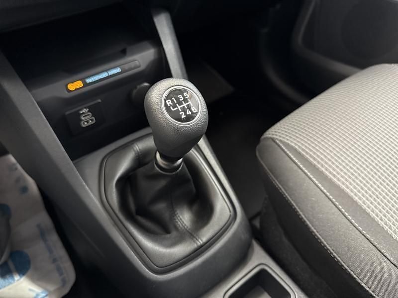 Occasion Ford Transit Trend 100 ch (73 kW) 2025 Blanc glacier Van