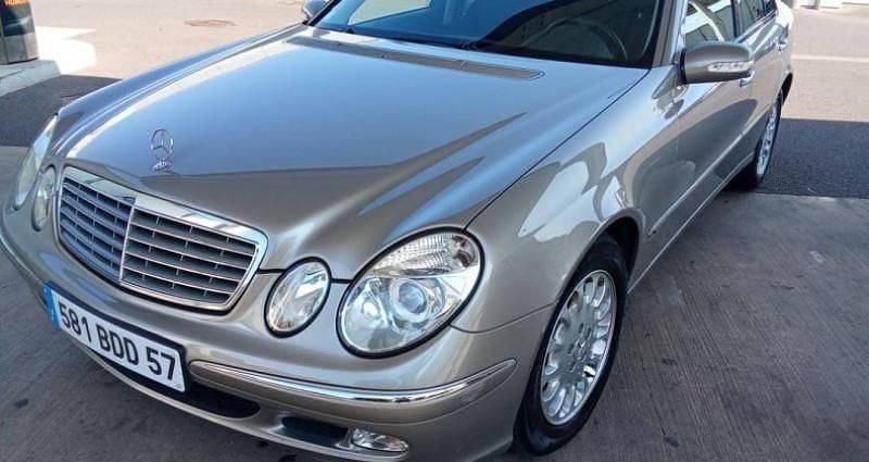 Utilisé 2004 Mercedes E220 Berline | 9 990 € - Image 1/4