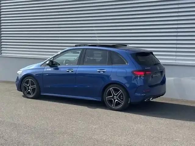Occasion Mercedes B200 AMG line 150 ch (110 kW) 2024 Bleu Monospace