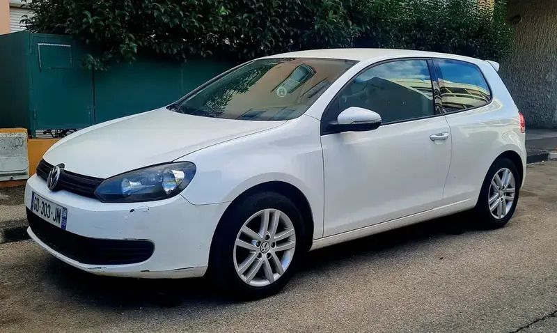 Blanc Utilisé 2011 VW Golf VI Conceptline Berline | 5 300 € (Prix juste) - Image 1/4