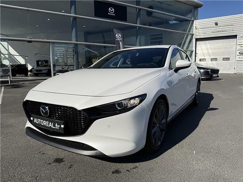 Nouvelle 2025 Mazda 3 Center-Line Berline | 31 990 € (Prix juste) - Image 1/4