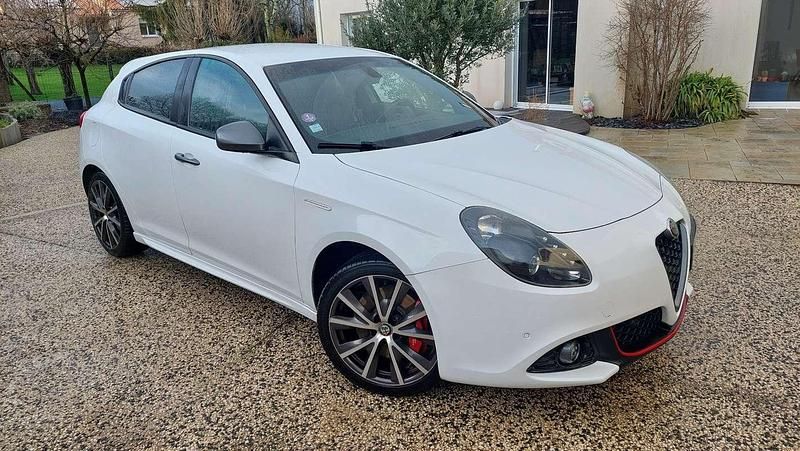 Occasion Alfa Romeo Giulietta 150 ch (110 kW) 2017 Blanc Citadine