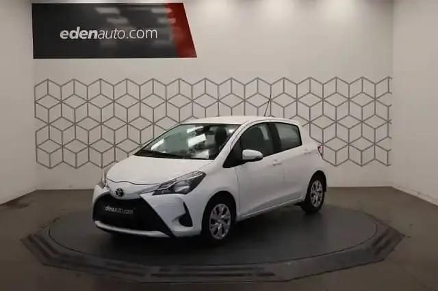 Blanc Utilisé 2020 Toyota Yaris Berline | 11 990 € (Prix assez cher) - Image 1/4