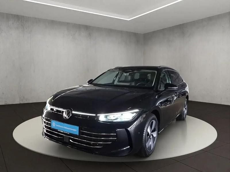 Noir Utilisé 2024 VW Passat Elegance Break | 50 200 € - Image 1/4