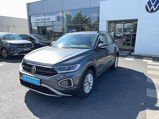 Utilisé 2024 VW T-Roc Life SUV | 24 590 € (Prix juste) - Image 1/4