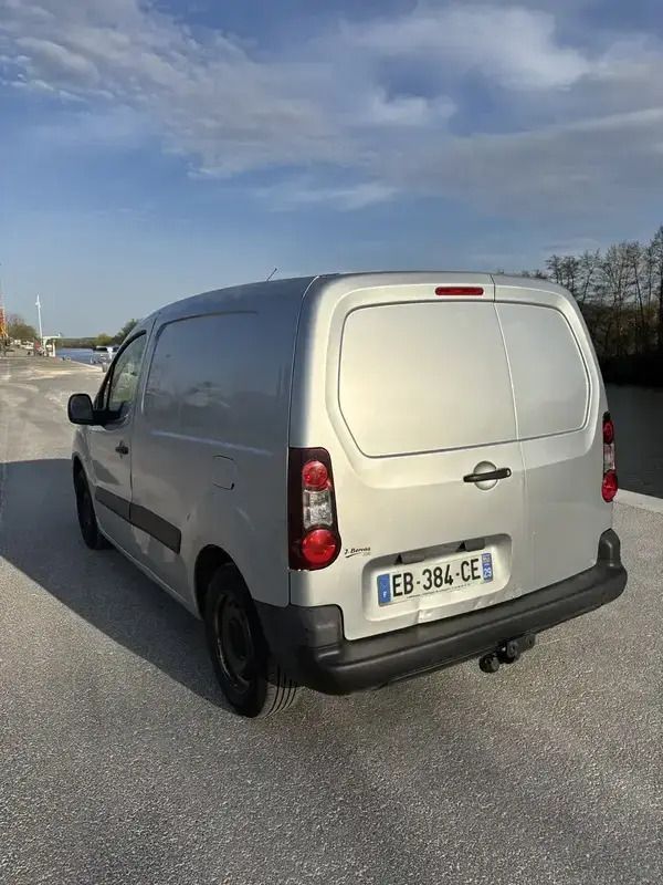 Image 2/4