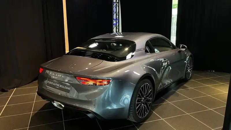 Nouvelle Alpine A110 2025 Gris Coupé
