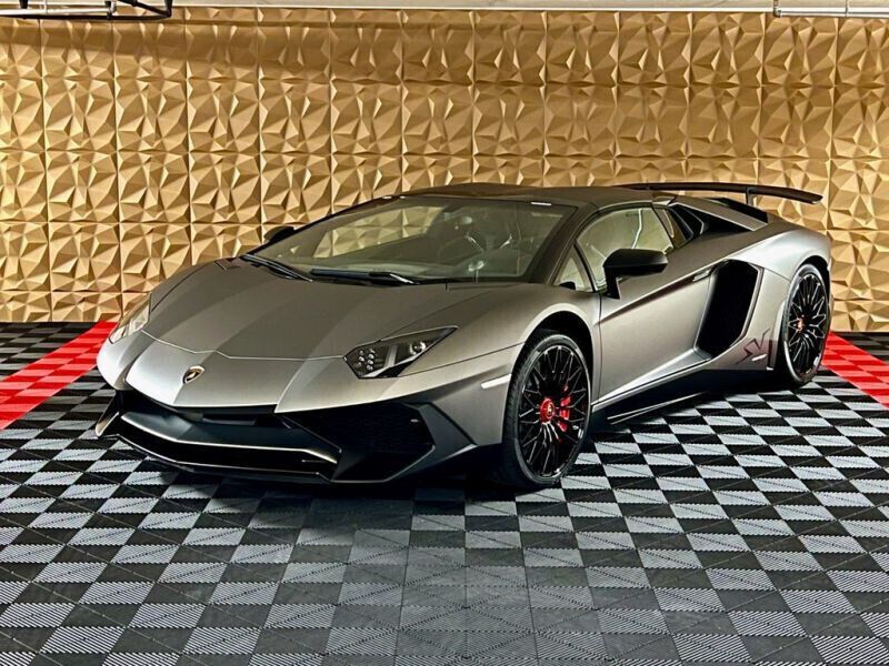 Gris mat Utilisé 2015 Lamborghini Aventador Cabriolet | 604 600 € - Image 1/4