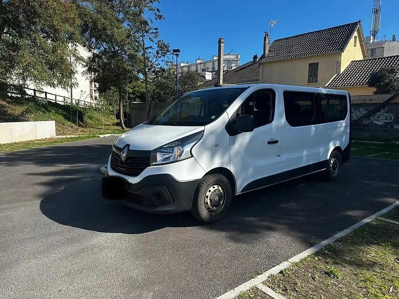 Utilisé 2018 Renault Trafic Zen Van | 10 990 € - Image 1/4