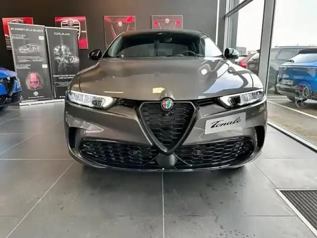 Gris vesuvio métallisée Occasion 2024 Alfa Romeo Tonale Sprint SUV | 34 999 € (Prix cher) - Image 1/4