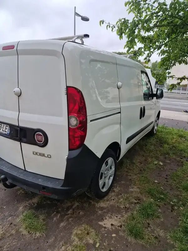 Utilisé 2014 Fiat Doblò Monospace | 3 200 € - Image 1/4