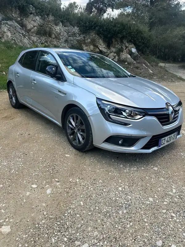 Utilisé 2018 Renault Mégane IV Intens Berline | 10 500 € (Prix assez cher) - Image 1/4