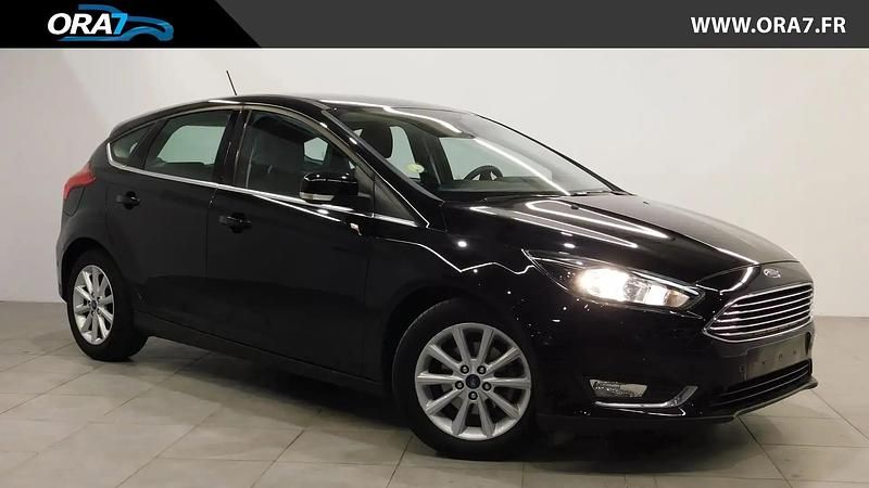 Noir Utilisé 2018 Ford Focus Titanium Berline | 16 490 € (Prix juste) - Image 1/4