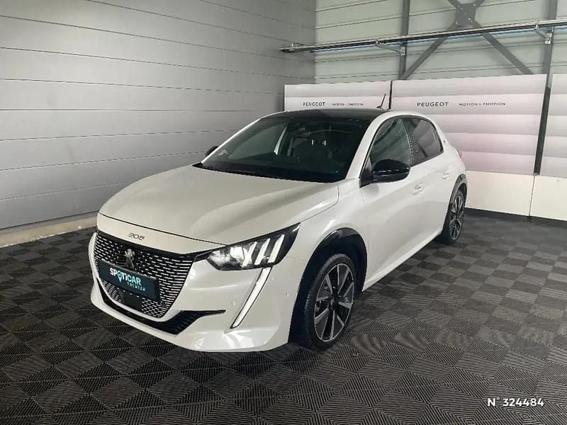 Blanc Utilisé 2022 Peugeot e-208 GT Citadine | 16 950 € (Prix juste) - Image 1/4