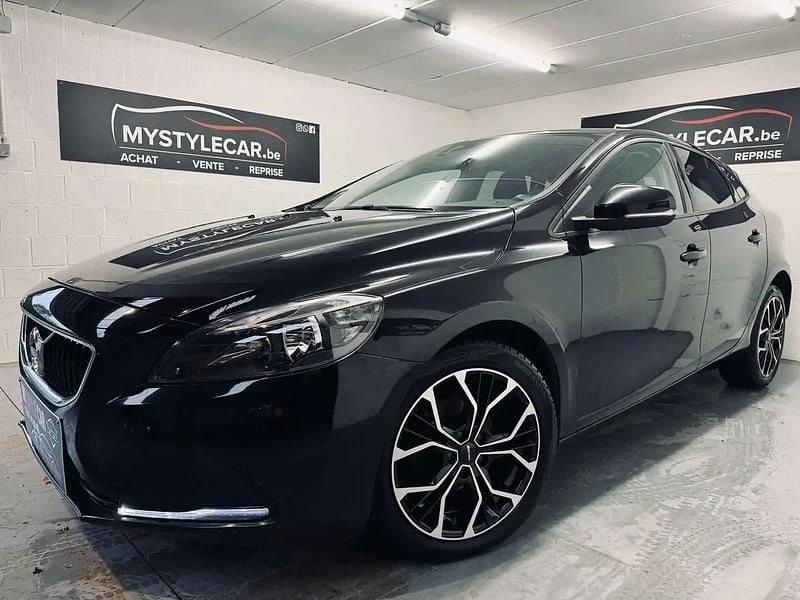 Noir Utilisé 2017 Volvo V40 Break | 12 990 € (Super prix) - Image 1/4