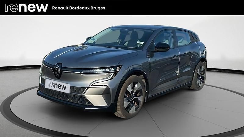 Gris Utilisé 2022 Renault Mégane Equilibre Berline | 18 090 € (Prix juste) - Image 1/4