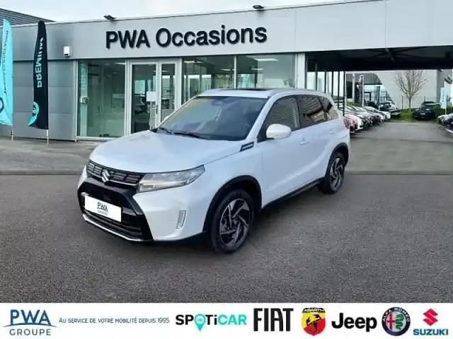 Cool white pearl métallisé Occasion 2025 Suzuki Vitara Style SUV | 24 290 € (Prix juste) - Image 1/4