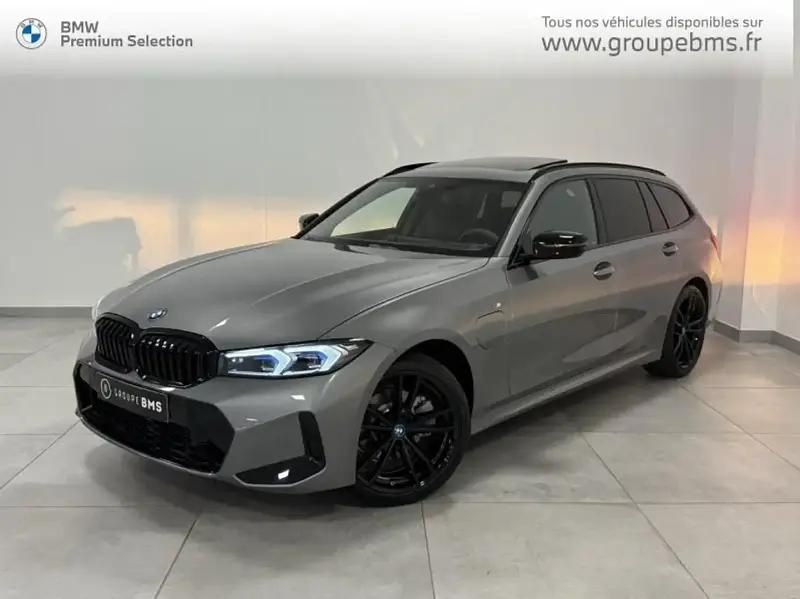 Gris Utilisé 2024 BMW 320 M Sport Break | 59 900 € - Image 1/4