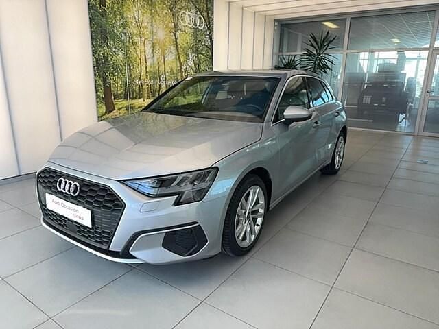 Argent fleuret métallisé Utilisé 2024 Audi A3 Design | 30 990 € (Bon prix) - Image 1/4