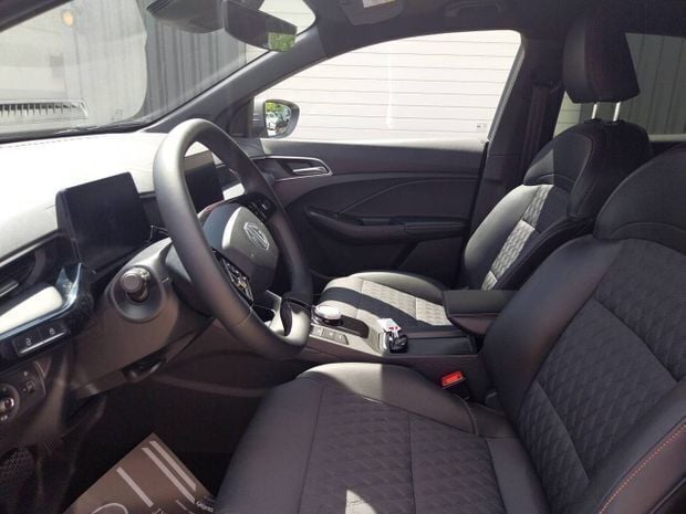 Noir Utilisé 2024 MG MG3 Luxury Citadine | 19 990 € (Prix juste) - Image 1/4