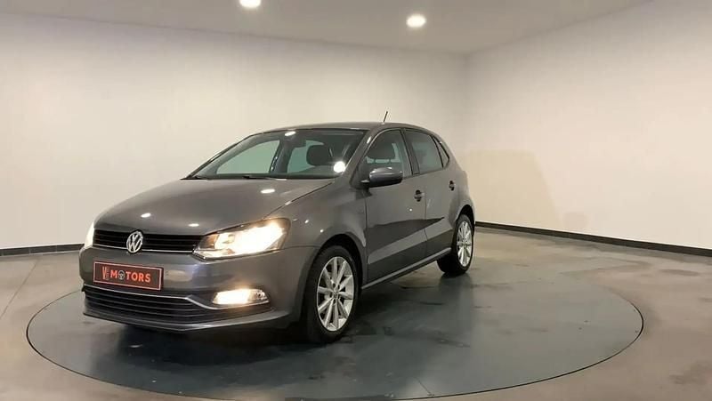 Gris Utilisé 2015 VW Polo LOUNGE Citadine | 10 990 € (Prix cher) - Image 1/4