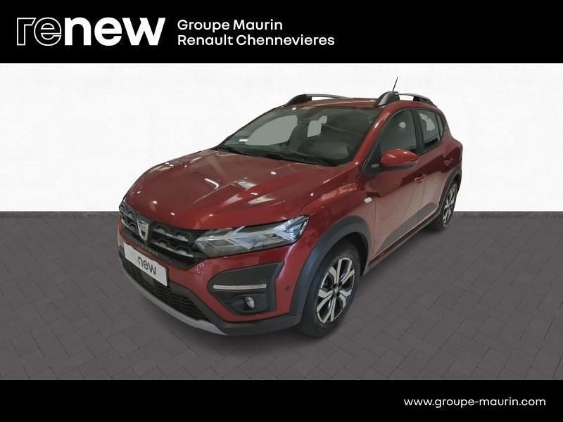 Rouge Utilisé 2022 Dacia Sandero Comfort Citadine | 16 590 € (Prix assez cher) - Image 1/4