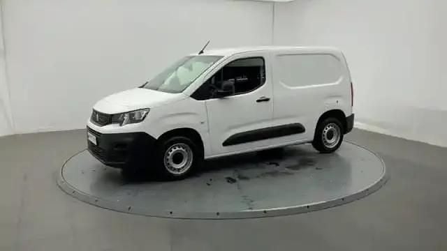 Blanc Utilisé 2021 Peugeot Partner S Van | 13 999 € - Image 1/4