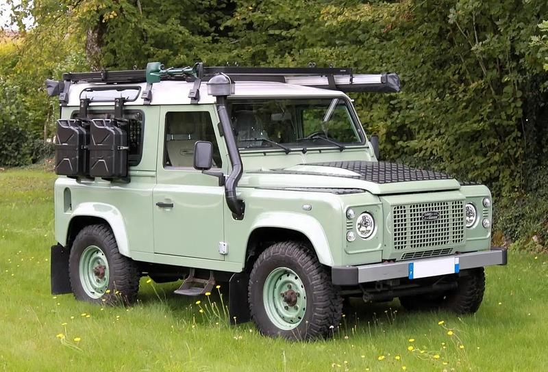 Vert Utilisé 2015 Land Rover Defender Heritage SUV | 78 900 € - Image 1/4