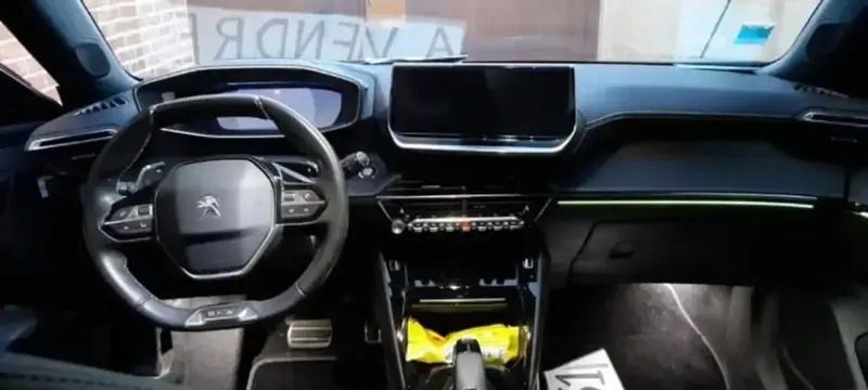 Noir Utilisé 2020 Peugeot 2008 S SUV | 20 500 € (Prix cher) - Image 1/4
