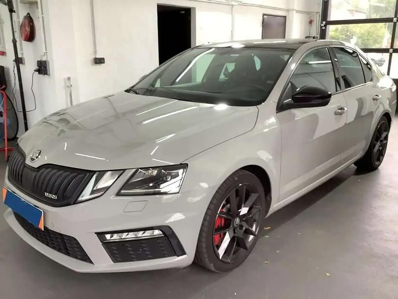 Noir Utilisé 2017 Skoda Octavia RS Berline | 23 990 € (Prix juste) - Image 1/2