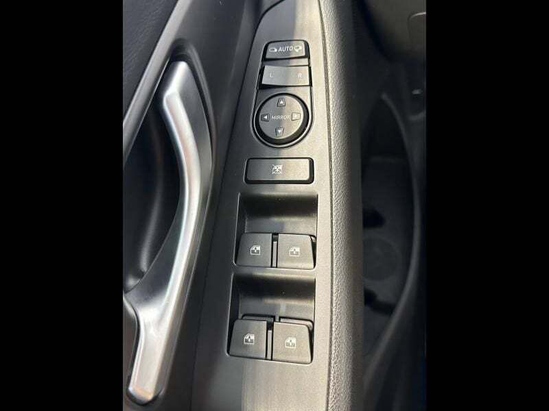 Image 2/4