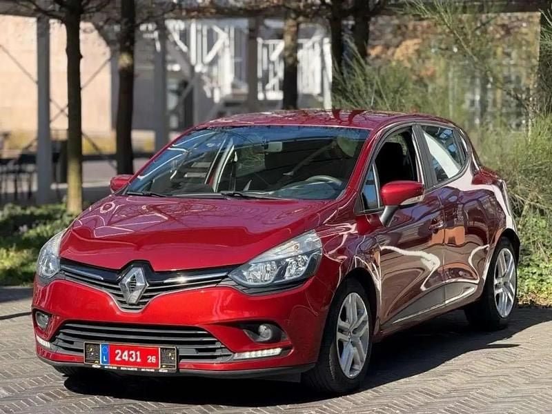 Rouge Utilisé 2017 Renault Clio GrandTour GT Break | 7 999 € (Prix cher) - Image 1/4