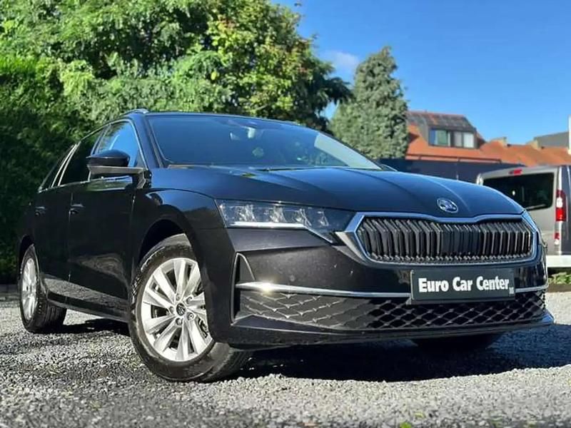 Noir Occasion 2024 Skoda Octavia Break | 28 900 € (Bon prix) - Image 1/4