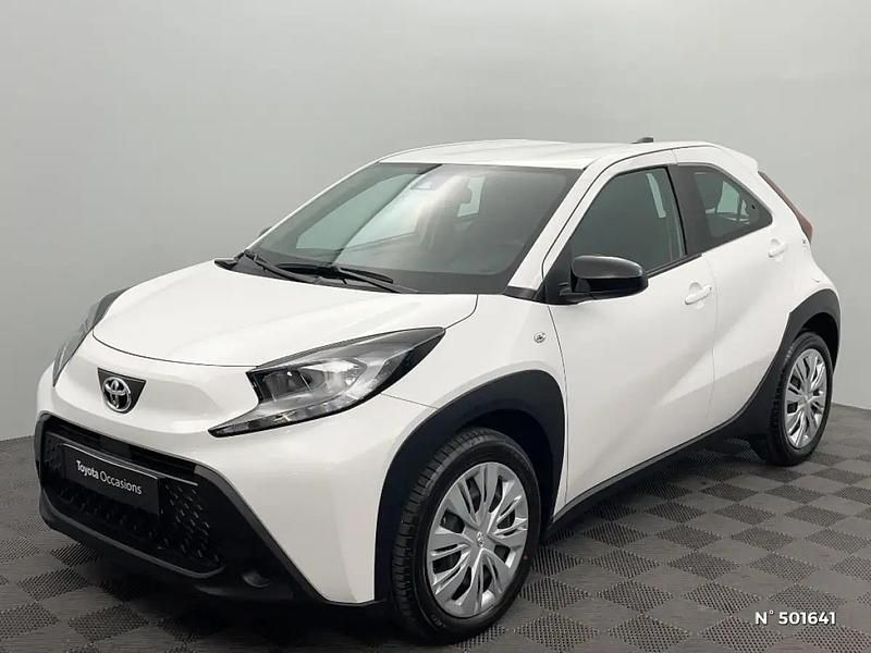 Blanc Utilisé 2024 Toyota Aygo X SUV | 15 490 € - Image 1/4
