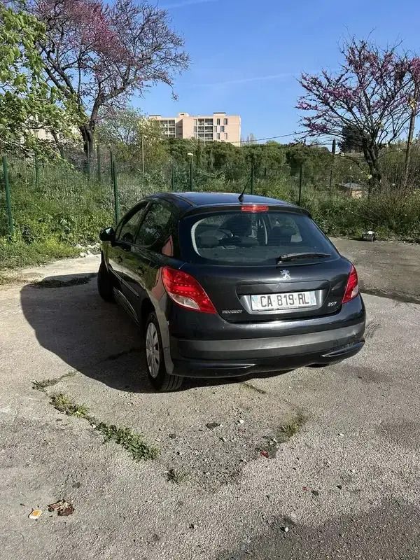Image 2/4